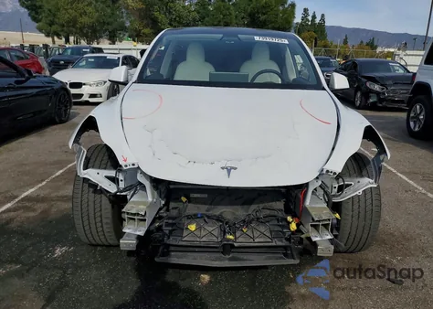 2020 Tesla Model Y z USA, uszkodzony, nr VIN 5YJYGDEE3LF044798